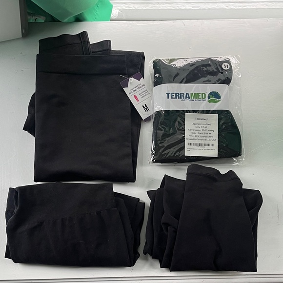 2 Vim & Vigr compression footless tights *AND* 2 pair compr. leggings, sz 2 / M - Picture 2 of 4